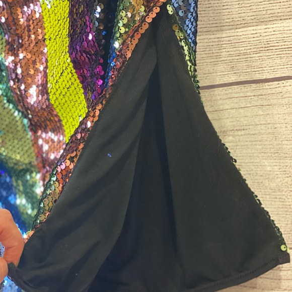 Sequin multicolored form fitting skirt - Picture 3 of 3